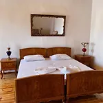 Emilios Traditional Apartamento Dhërmi