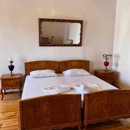 Emilios Traditional Daire Dhërmi