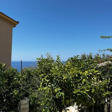 Emilios Traditional شقة *