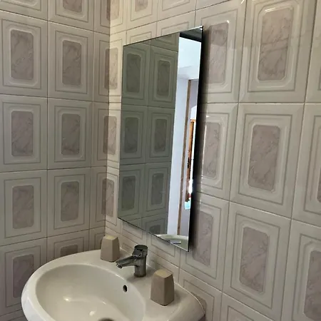 Emilios Traditional ديرمي