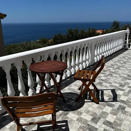 Emilios Traditional * ديرمي